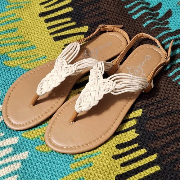Sole Mates Brand, Flat Shoes Sandals Thongs. Tan Off-White Macramé. Size M 7/8 - Picture 11 of 12